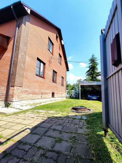 Дом 151,8 м² на участке 16,8 сот.