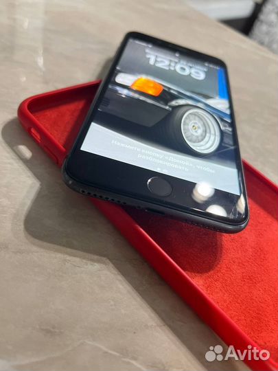 iPhone 8 Plus, 64 ГБ