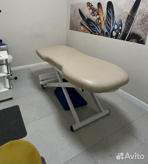 Массажная кушетка