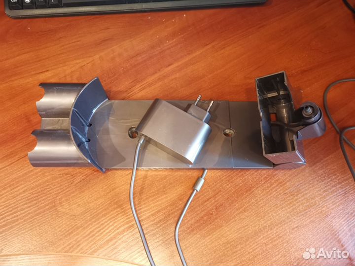 Зарядное устройство для пылесосов Dyson+докстанция