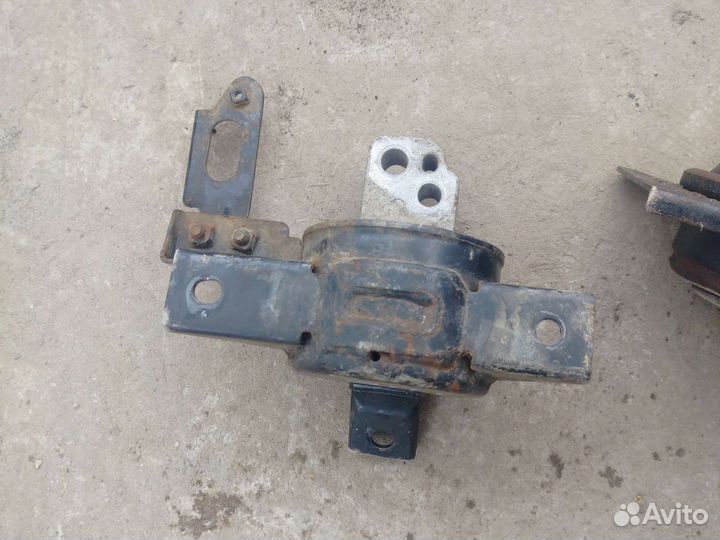 Крепление двигателя подушка kia rio 2