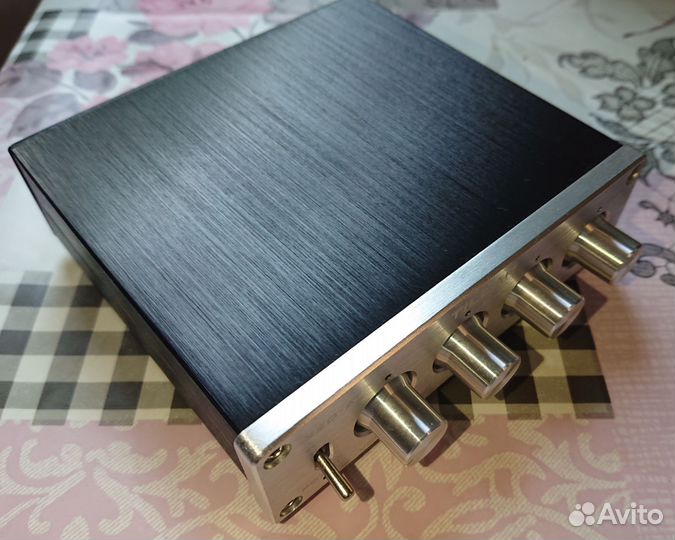 Аудиоразветвитель 1 в 4 RCA, tilear XZD-A1