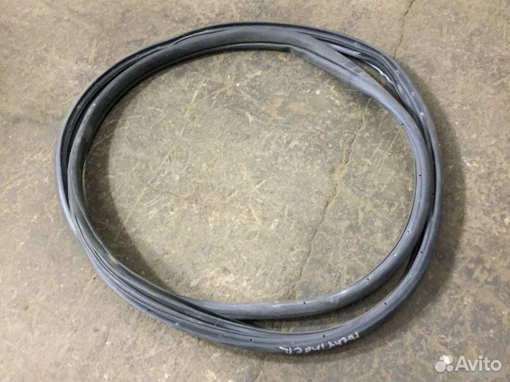 Уплотнитель двери Nissan Pathfinder R51M 2004-2013