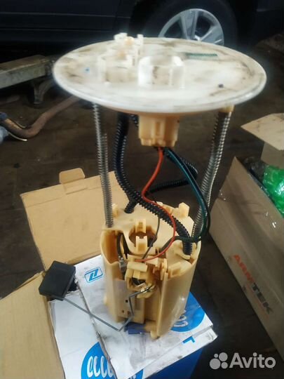 Топливный насос Lexus LX570