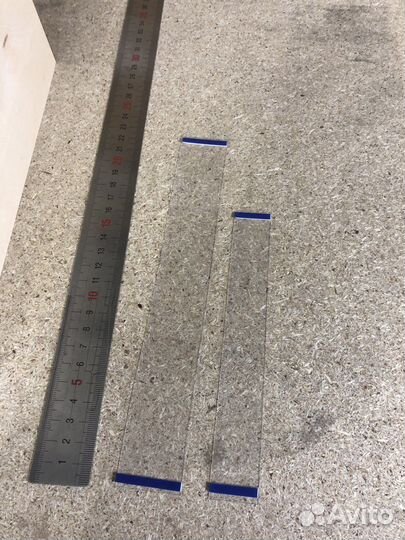 Обрезки прозрачного пластика