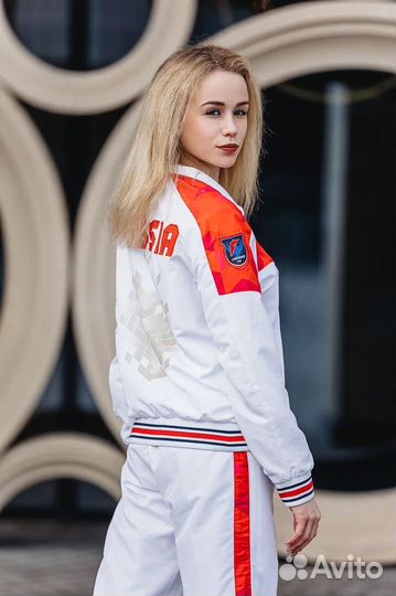 Тренер по плаванию/синхронному /стретчингу