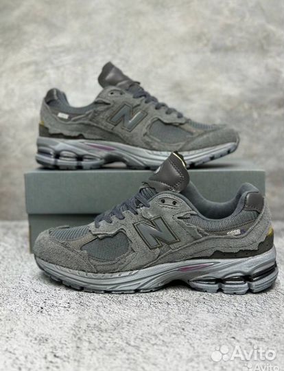 Кроссовки new balance мужские замша 2002