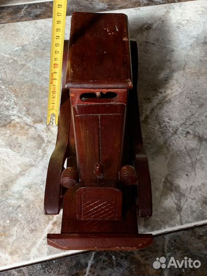 Ретро машинка авто Европа дерево