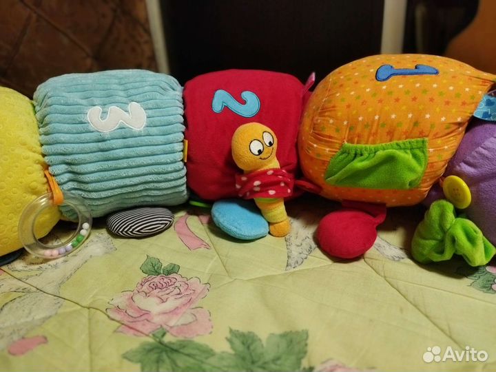 Развивающая игрушка Happy Snail Гусеница Мари