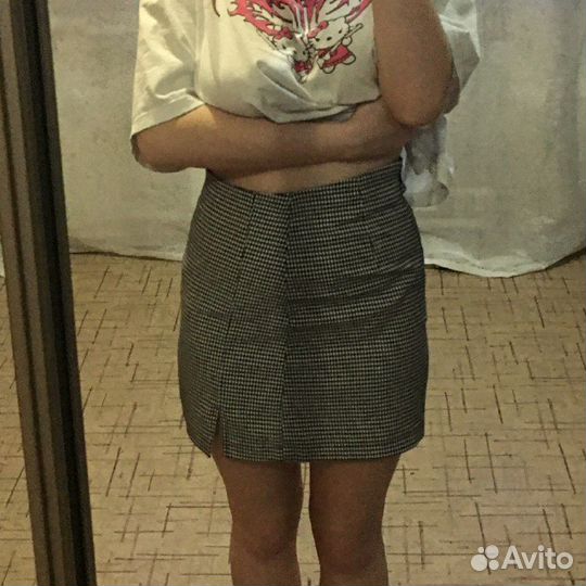 Юбка с вырезом