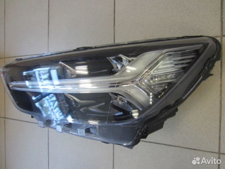 Фара левая Volvo XC40