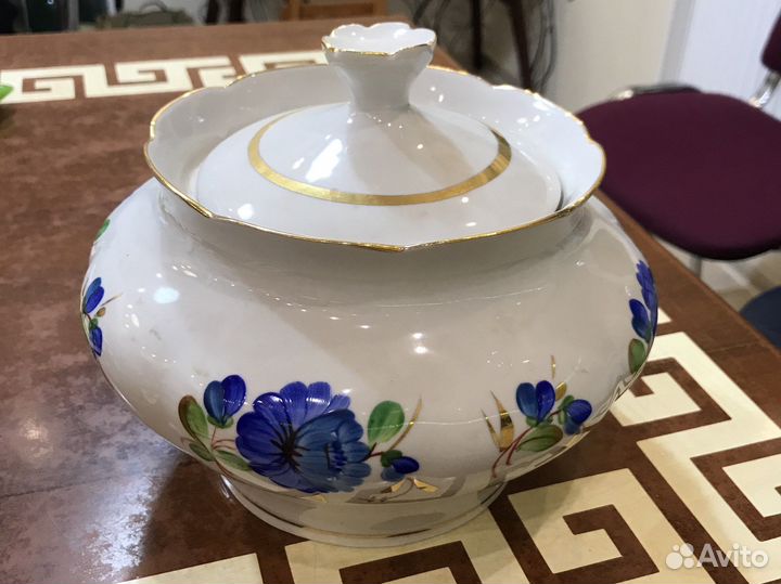 Супница фарфоровая