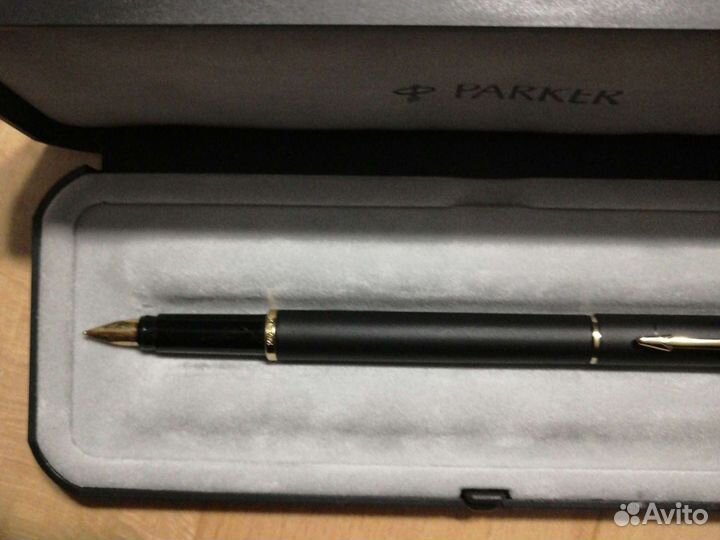Много ручек Parker
