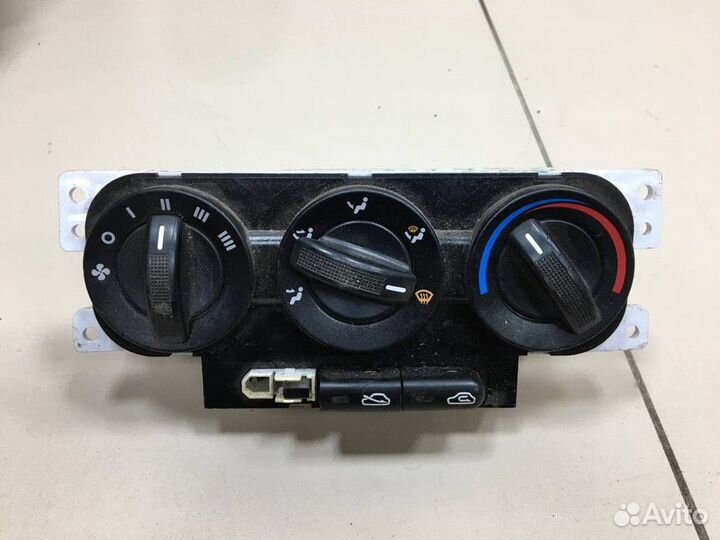 Блок управления отопителем Kia Spectra