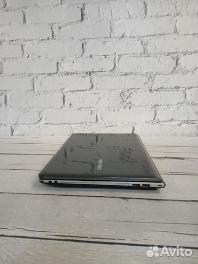 Игровой ноутбук Samsung