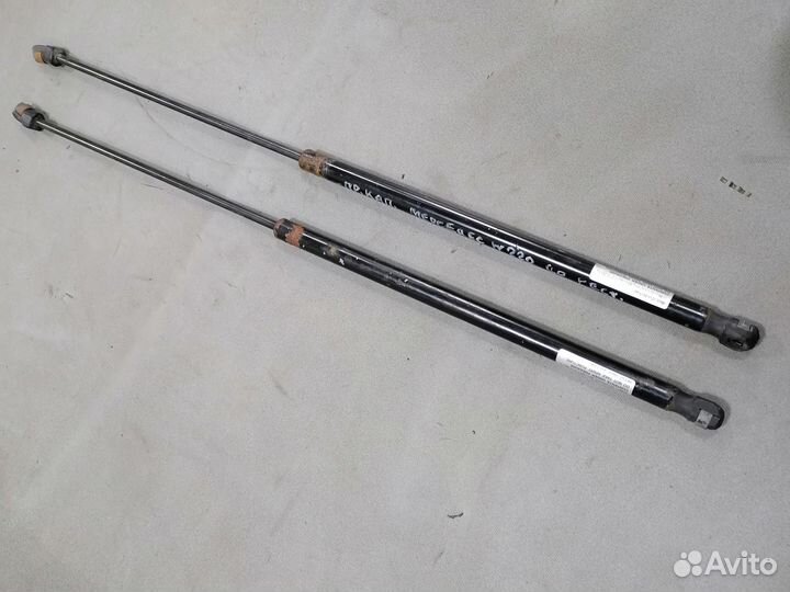 Амортизатор капота Mercedes W220 (S) 1998-2005