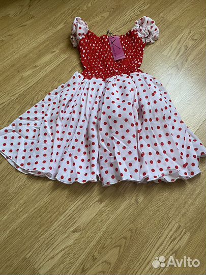 Платье для девочки новое 128-132 размер