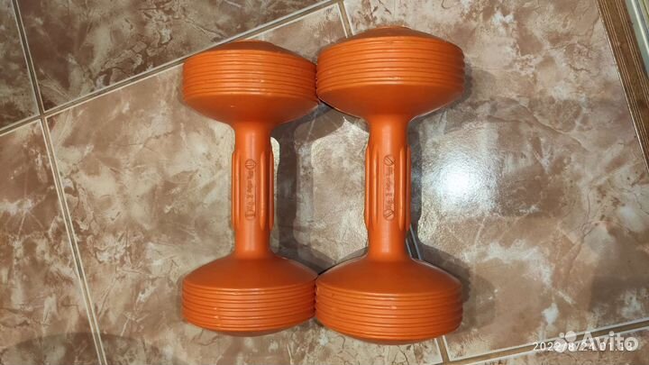 Гантели 2кг. Кистевые эспандеры
