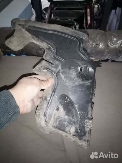 Пыльник двигателя Ford Focus II4M5116A563AC