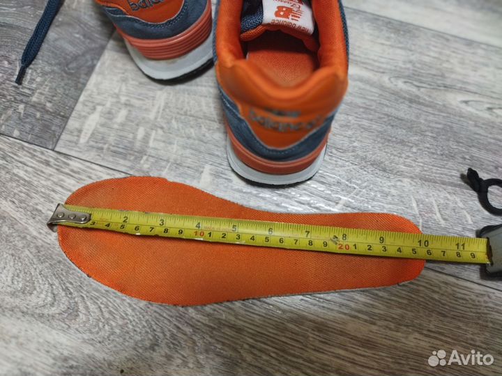 Кроссовки пакетом