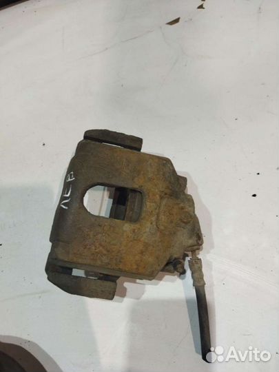 Ford Fiesta mk5 суппорт передний левый