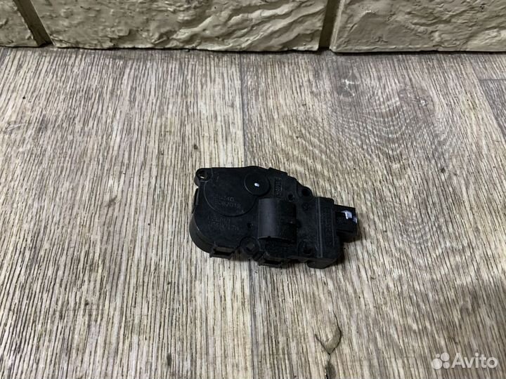 Porsche Cayenne S 958 Моторчик заслонки отопителя