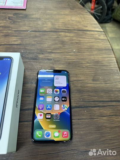 iPhone X, 256 ГБ