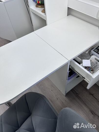 Маникюрный стол складной