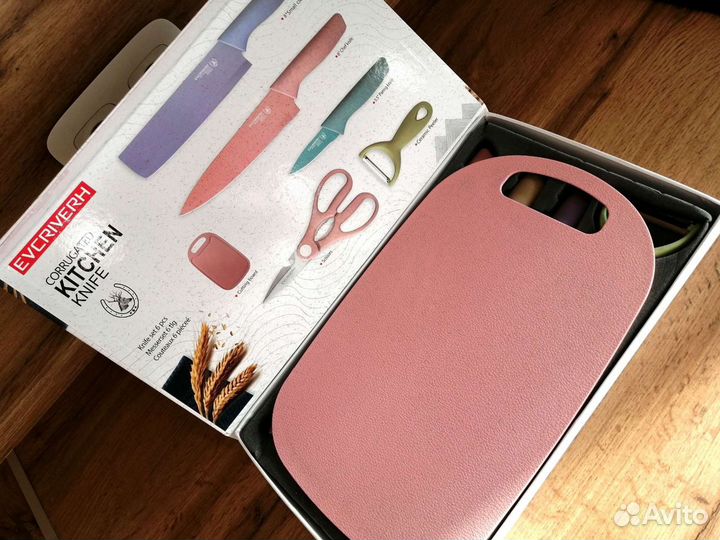 Набор кухонных ножей с доской и ножницами