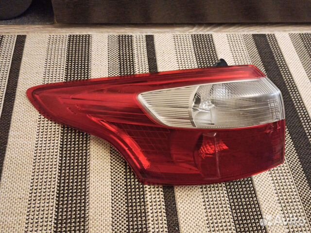 Фонарь задний левый наружный Ford Focus 3