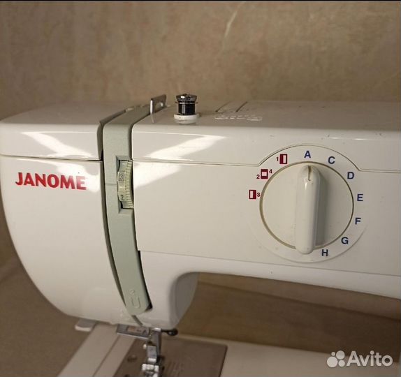 Швейная машина Janome 5515