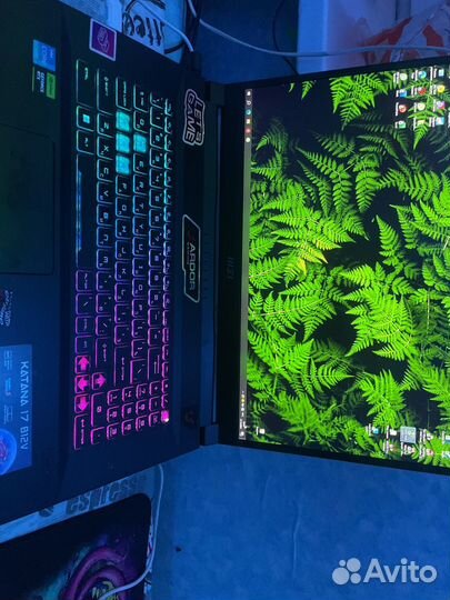 Ноутбук msi 17 b12v