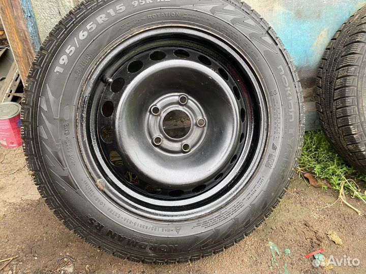 Диски с резиной r15 Renault Nokian nordman rs2