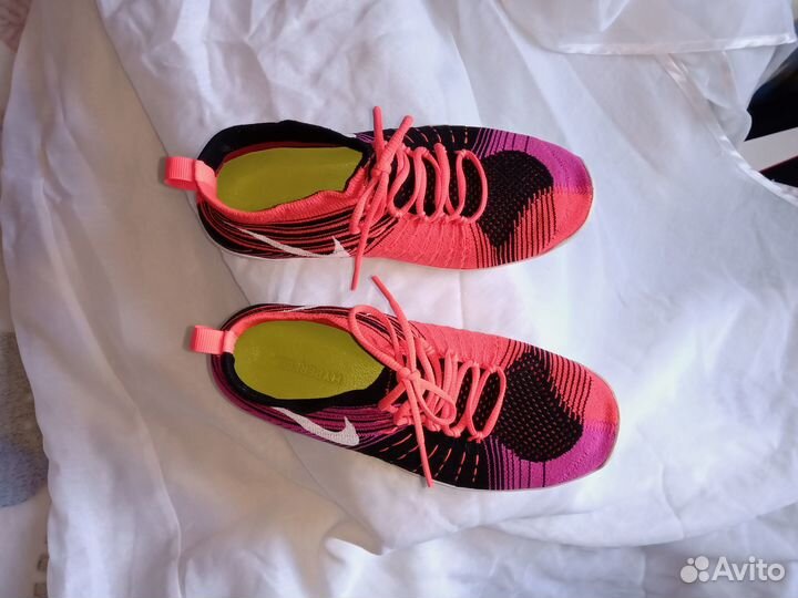 Кроссовки nike hyperfeel cross. Новые. Р-р 7