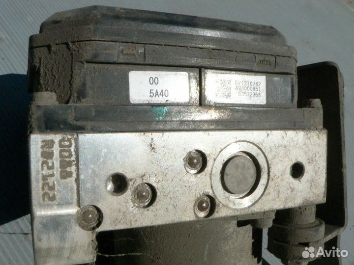 Блок ABS (насос) nissan Juke (F15) 2011