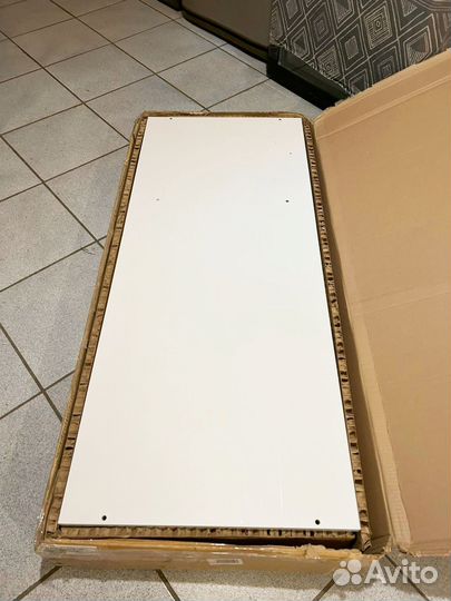 Шкаф с ящиками некомплектный. Доски