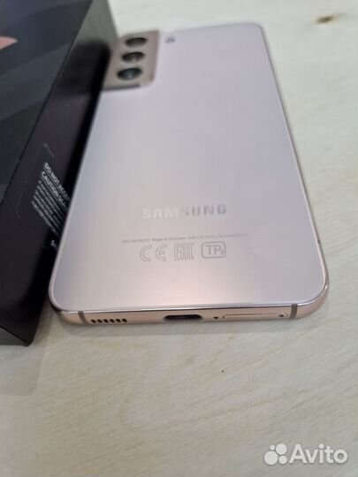 Samsung Galaxy S22, 8/256 ГБ