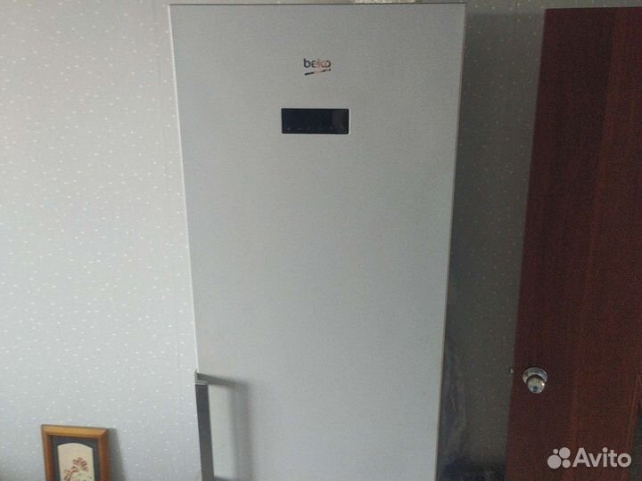 Холодильник новый