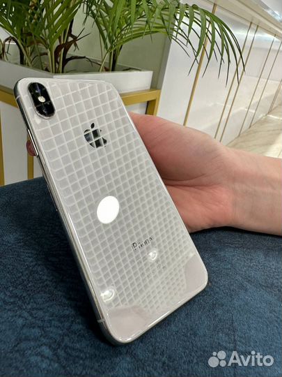 iPhone X, 64 ГБ