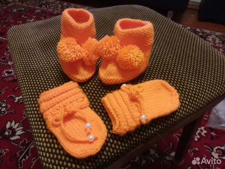 Носочки и варежки для новорожденного