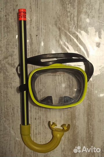 Маска с трубкой для плавания