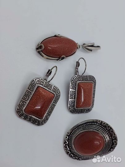 Комплект серебряных украшений