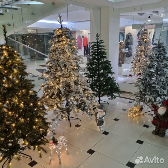 Магазин новогодних ёлок и декора