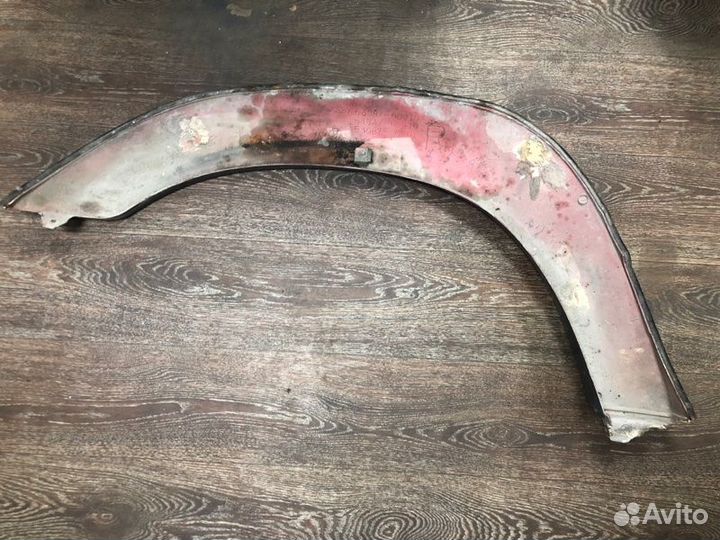 Накладка на крыло передняя правая Toyota Land