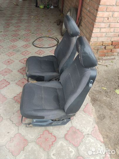 Продам сиденья нива