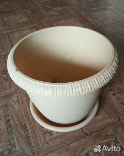 Большая плошка под цветок