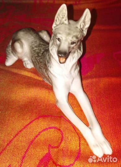 Форфоровые статуэтки