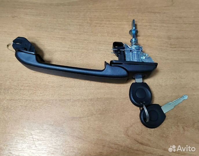 Ручка двери передней (прав, лев) golf 3 / vento