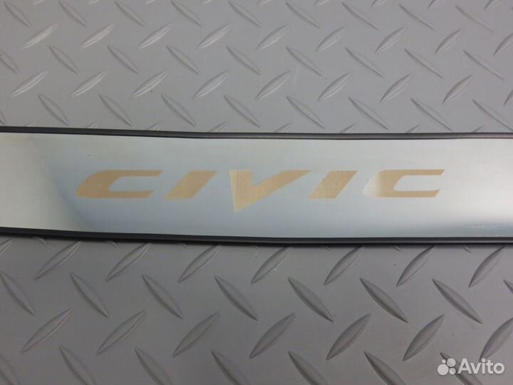 Накладка заднего бампера Honda Civic 2005-2011