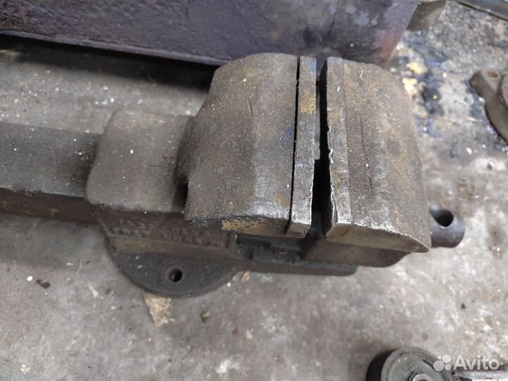 Тиски слесарные СССР